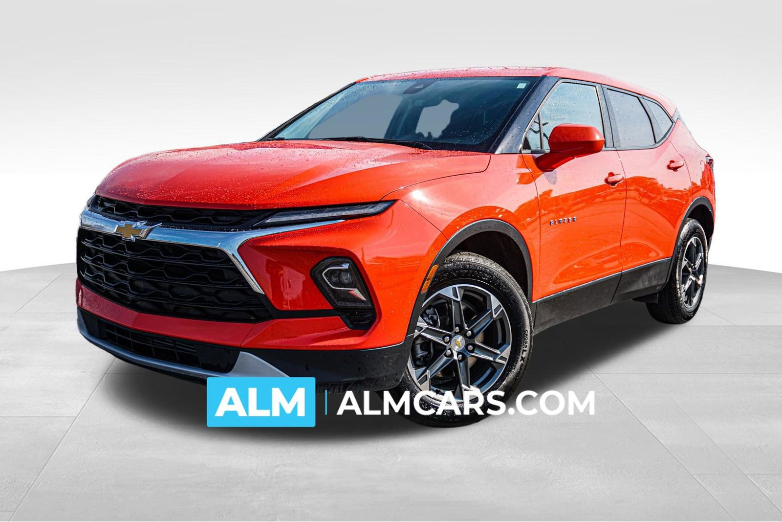 Used 2025 Chevrolet Blazer LT image 1