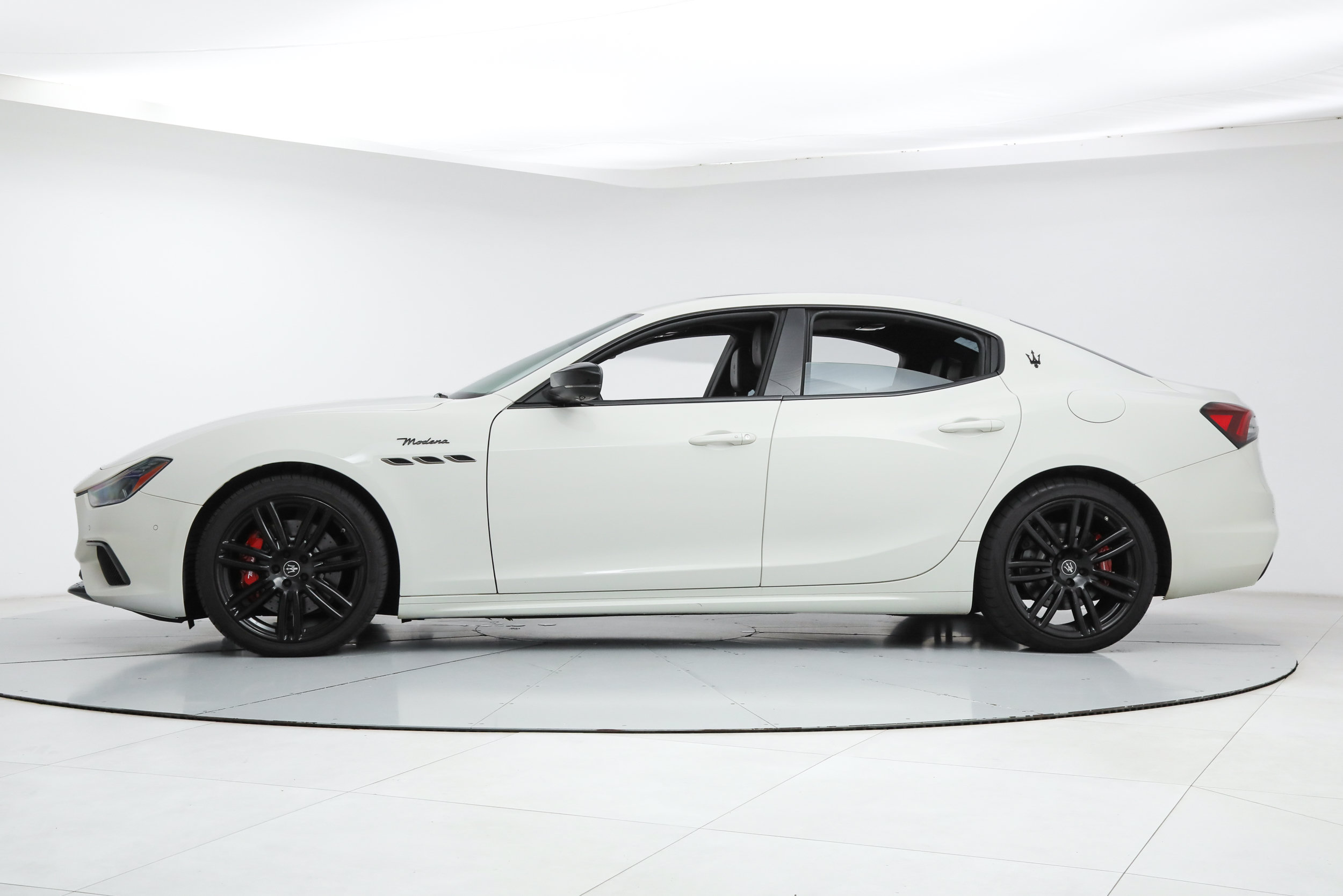 Certified 2023 Maserati Ghibli Modena RWD image 2