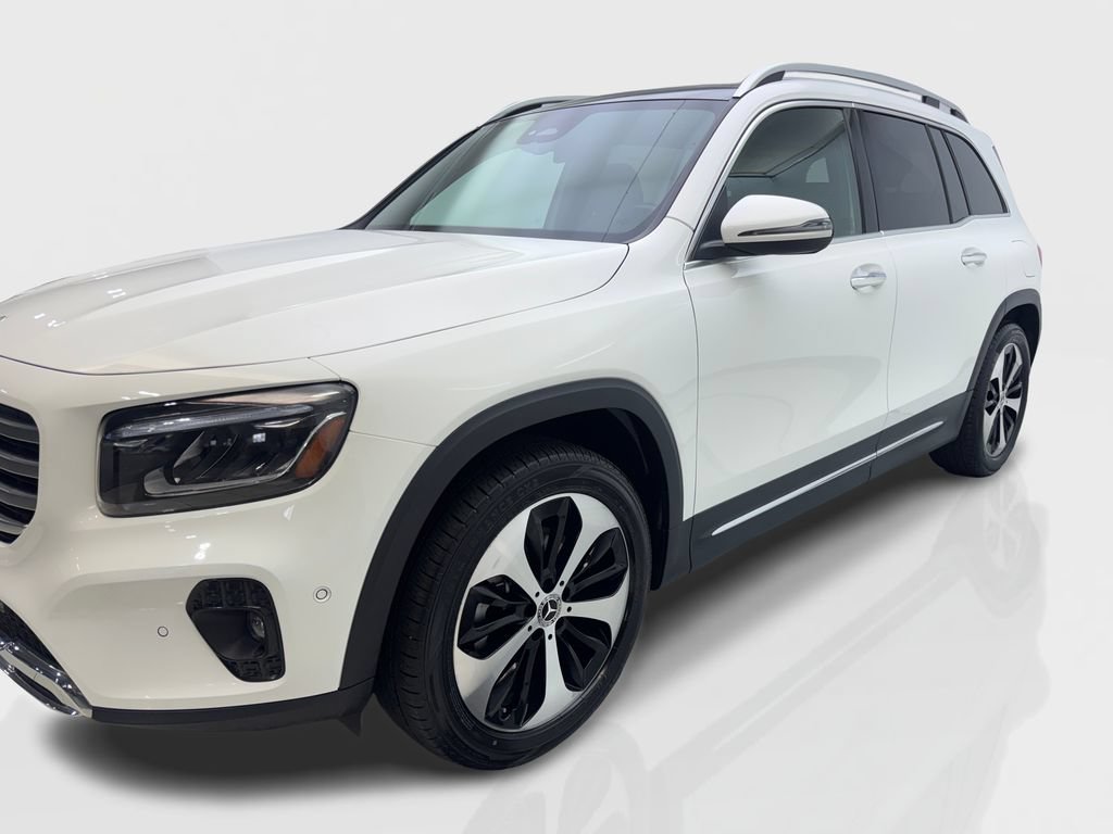 Used 2025 Mercedes-Benz GLB 250 4MATIC image 11