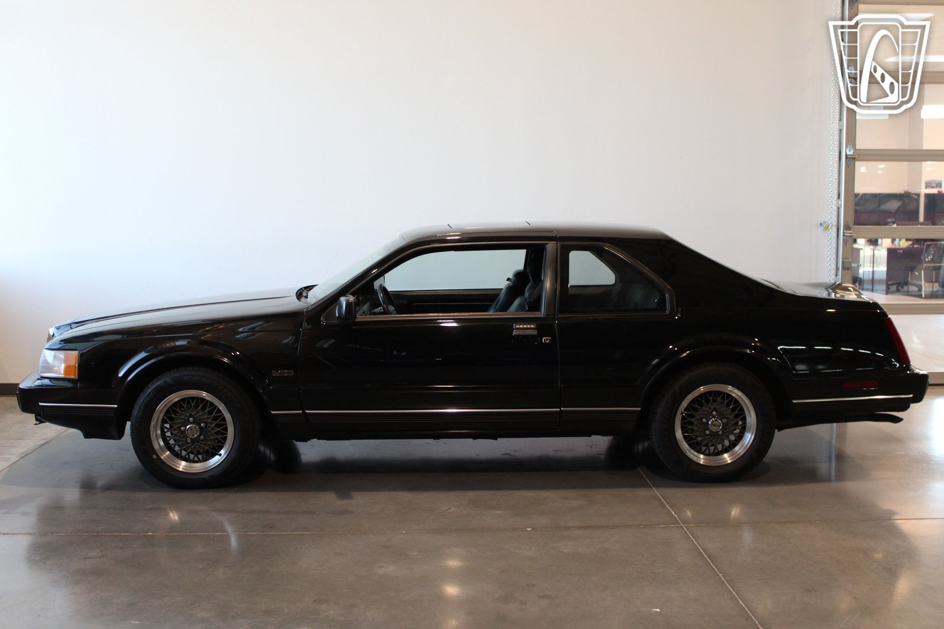 Used 1991 Lincoln Mark VII LSC RWD image 24