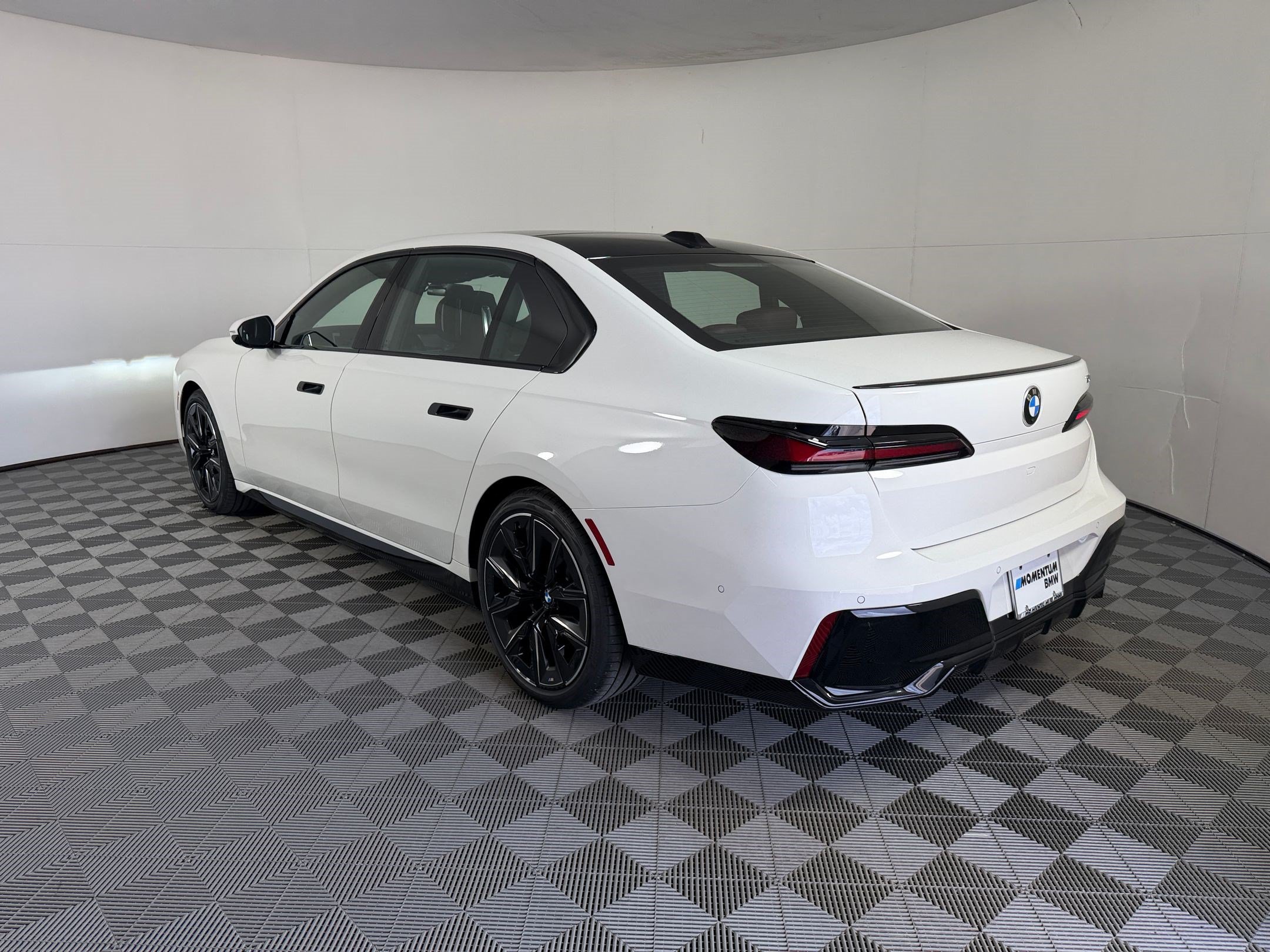 Used 2026 BMW 740i RWD image 3