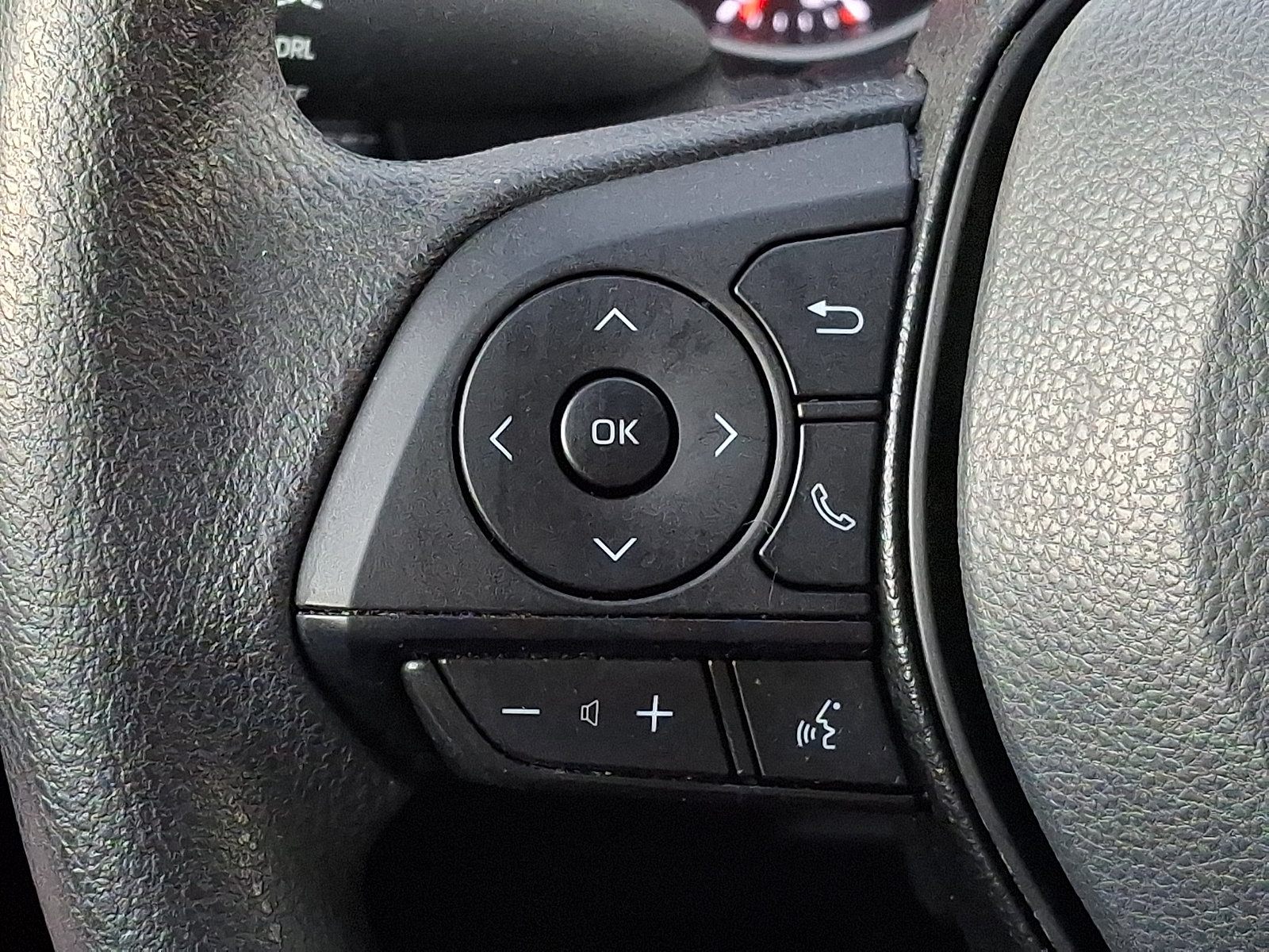 Used 2021 Toyota RAV4 LE AWD/4WD image 20