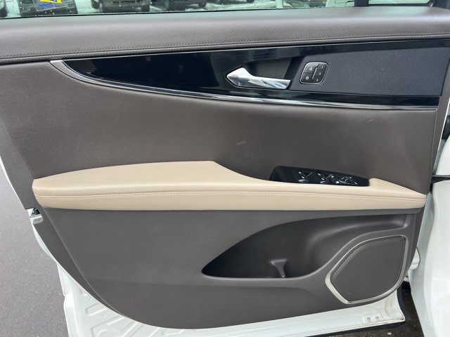 Used 2023 Lincoln Nautilus Reserve image 22