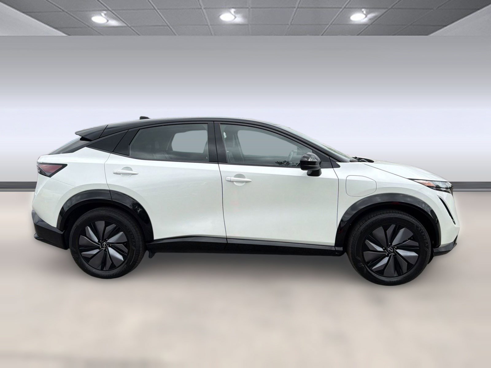 Used 2023 Nissan Ariya AWD image 8