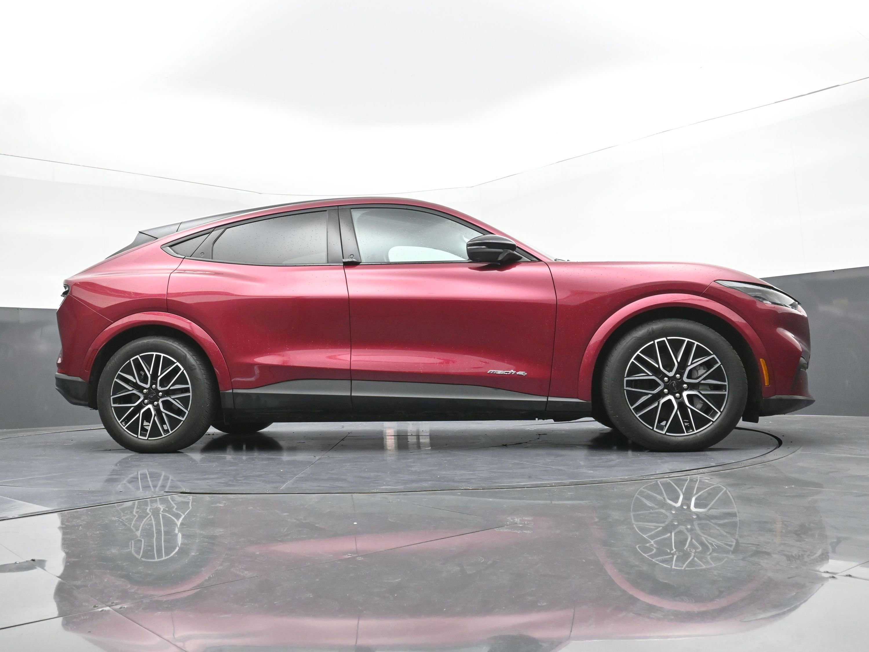 Used 2025 Ford Mustang Mach-E Premium image 33