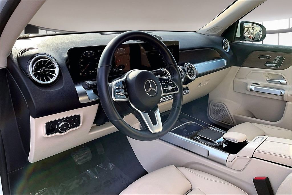 Used 2023 Mercedes-Benz GLB 250 w/ Premium Package image 15