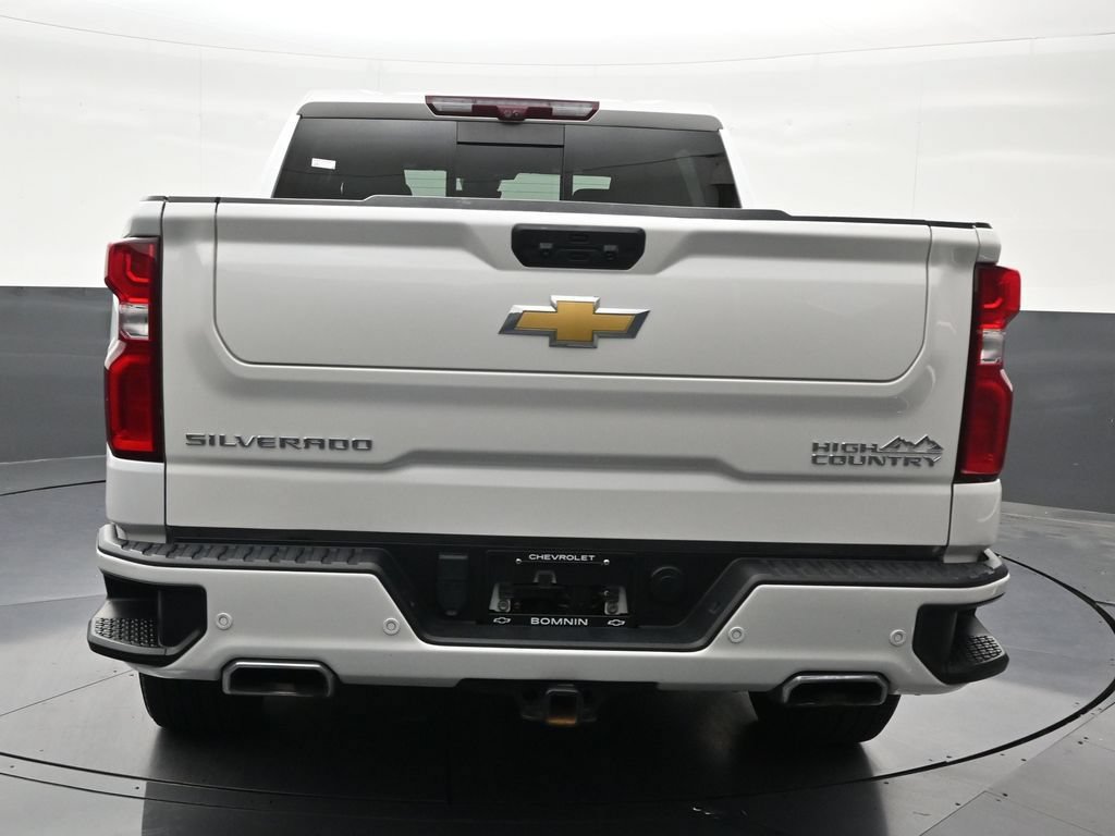 Used 2024 Chevrolet Silverado 1500 High Country w/ High Country Premium Package AWD/4WD image 4