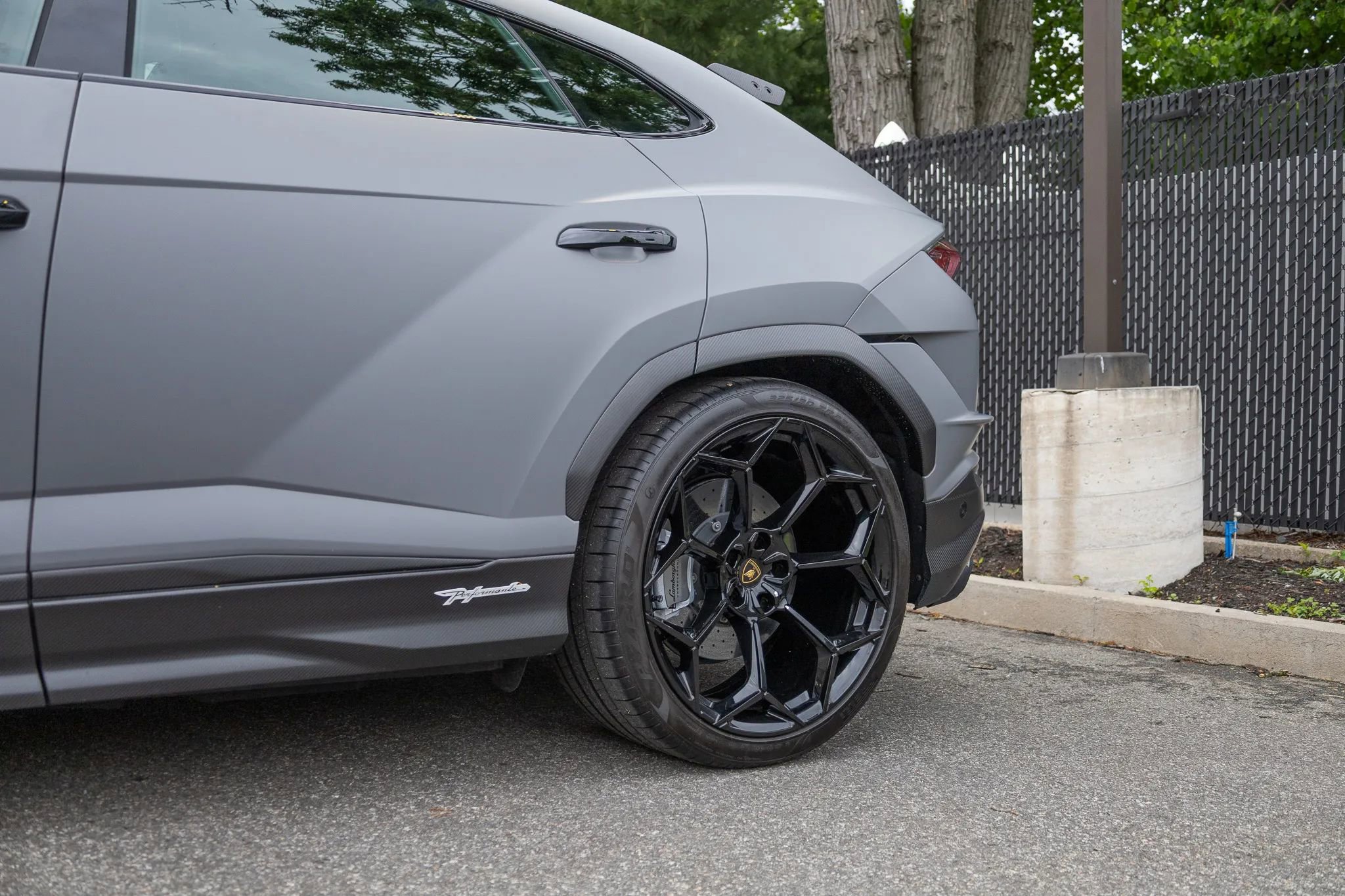 Used 2024 Lamborghini Urus Performante AWD/4WD image 48