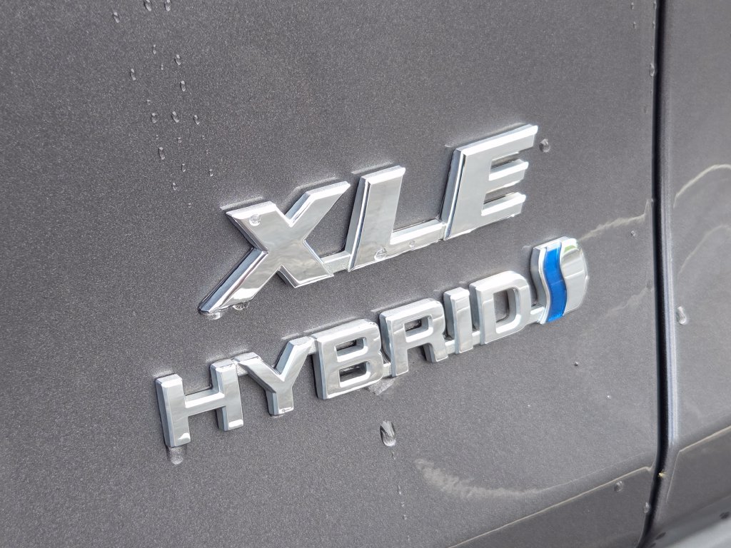 Used 2023 Toyota RAV4 XLE AWD/4WD image 16
