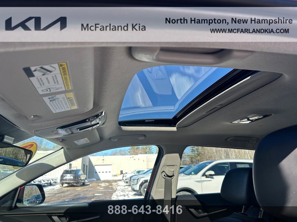 Used 2023 Kia Niro EX Touring image 23