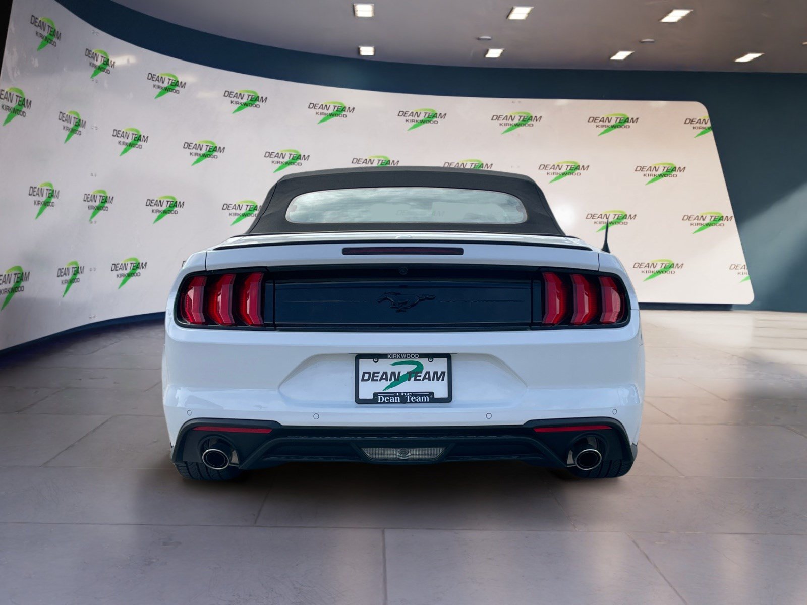 Used 2022 Ford Mustang Convertible w/ Equipment Group 101A RWD image 7