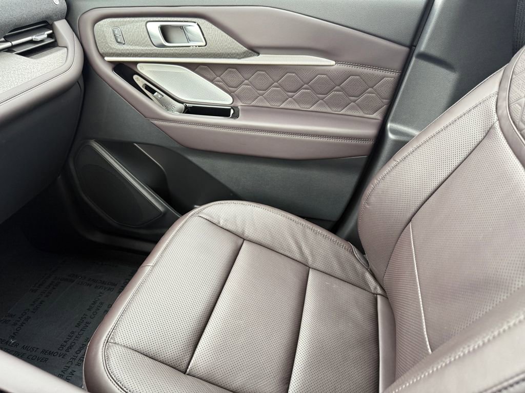 New 2026 Ford Explorer Platinum image 23
