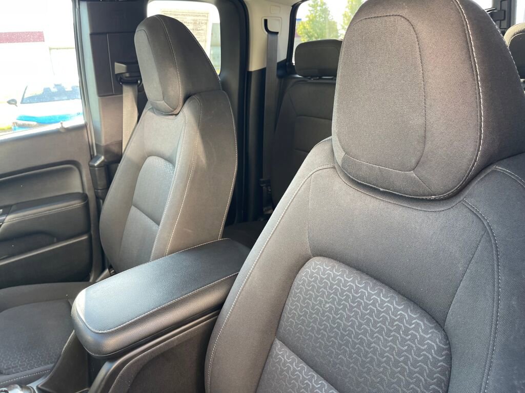 Used 2016 GMC Canyon SLE w/ SLE Convenience Package AWD/4WD image 6