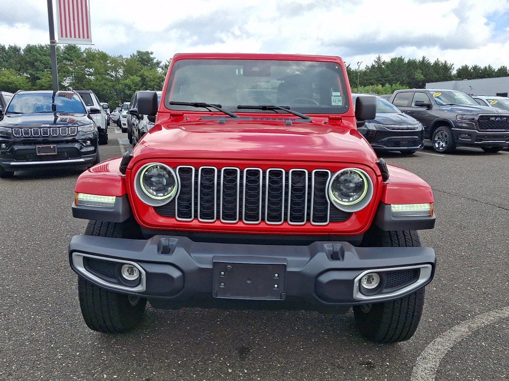 Used 2025 Jeep Wrangler Unlimited Sahara AWD/4WD image 8