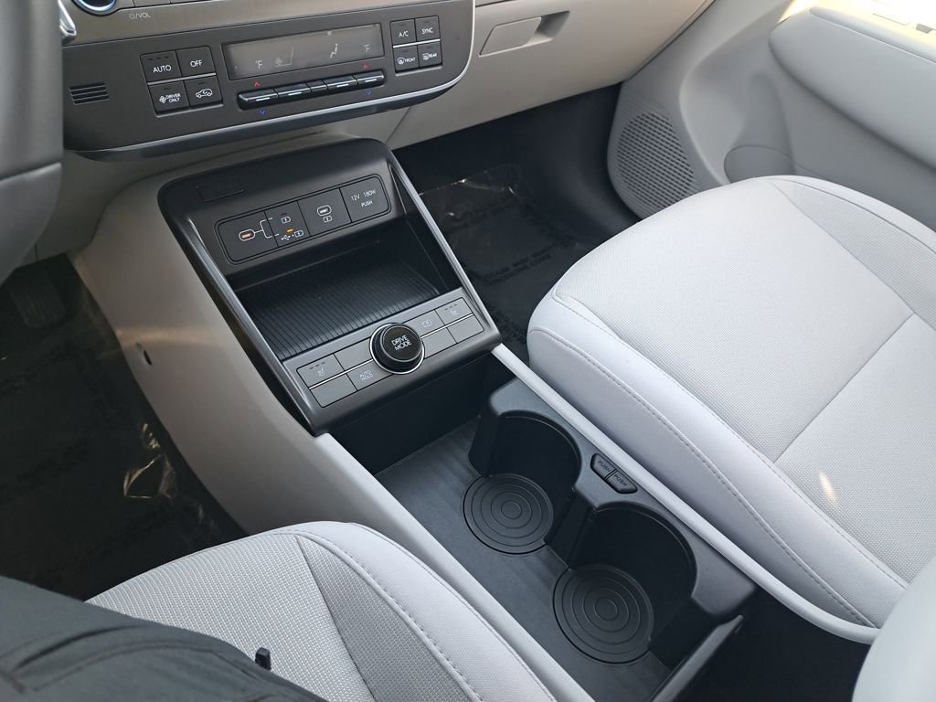 Used 2025 Hyundai Kona SEL image 29