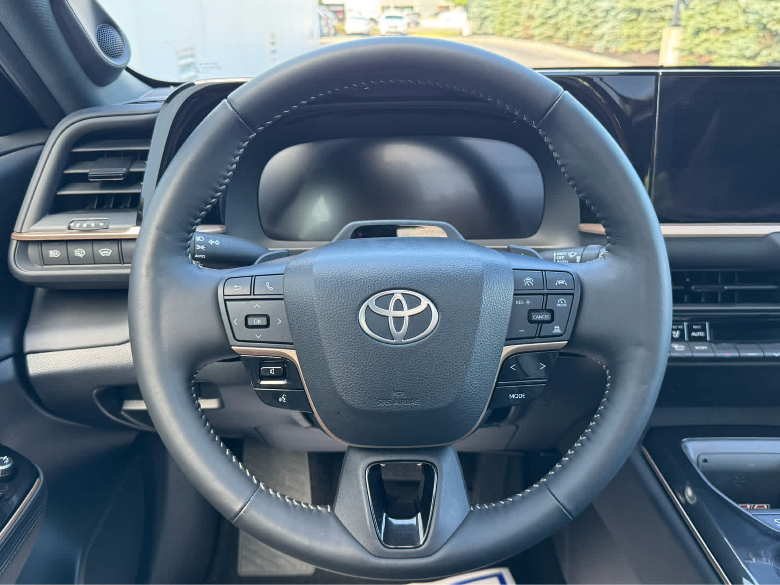 Used 2025 Toyota Crown Signia w/ Advanced Technology Package AWD/4WD image 18