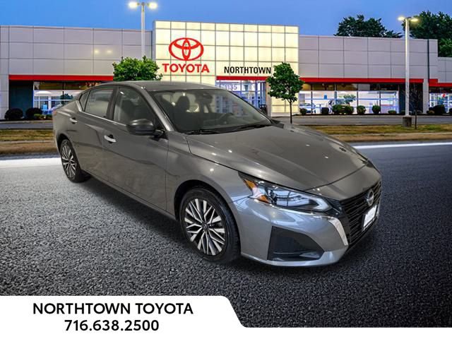Used 2024 Nissan Altima 2.5 SV image 25
