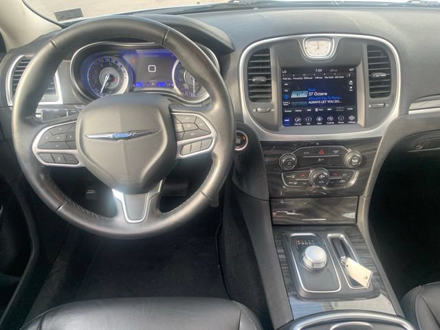 Used 2020 Chrysler 300 Touring L w/ Value Package AWD/4WD image 11