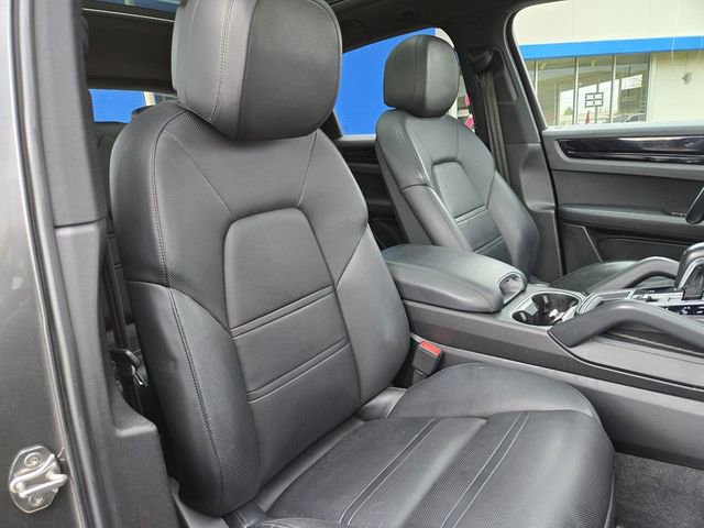Used 2020 Porsche Cayenne AWD/4WD image 24