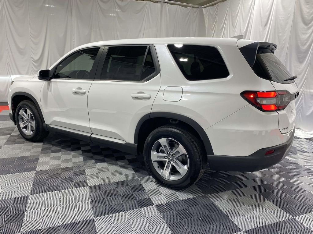 New 2025 Honda Pilot EX-L image 2