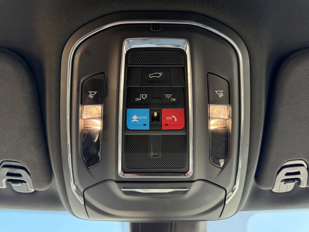 Certified 2024 Jeep Wagoneer Series III image 33