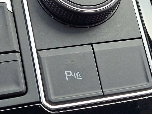 Used 2022 Volkswagen Atlas Cross Sport SEL R-Line AWD/4WD image 27
