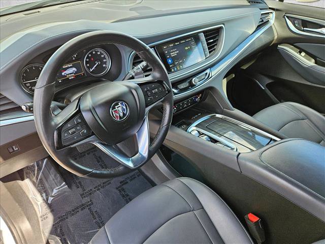 Used 2024 Buick Enclave Essence image 12