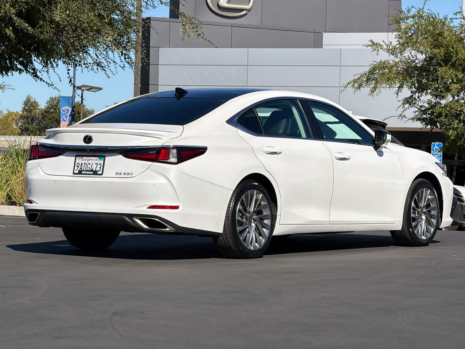 Used 2022 Lexus ES 350 w/ Accessory Package 2 FWD image 2