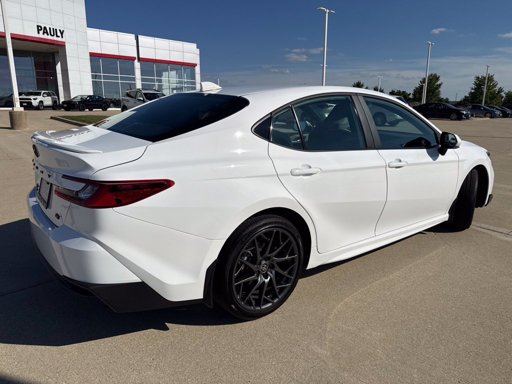 Certified 2025 Toyota Camry SE w/ Convenience Package AWD/4WD image 3