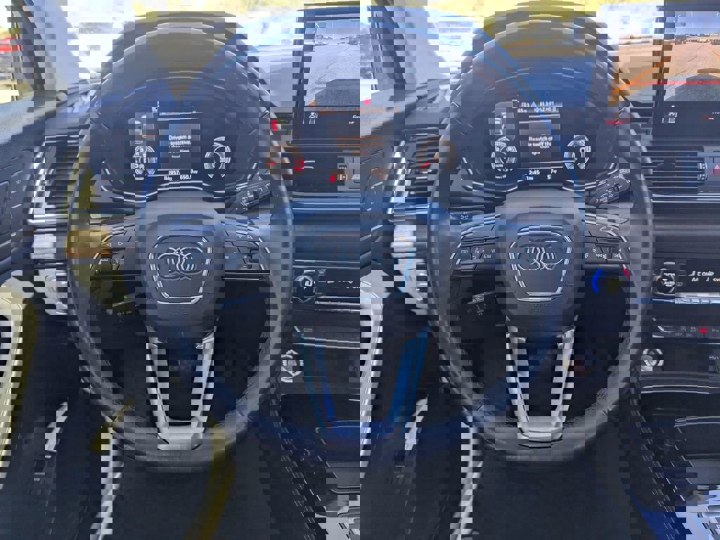 Used 2021 Audi Q5 Premium Plus image 12