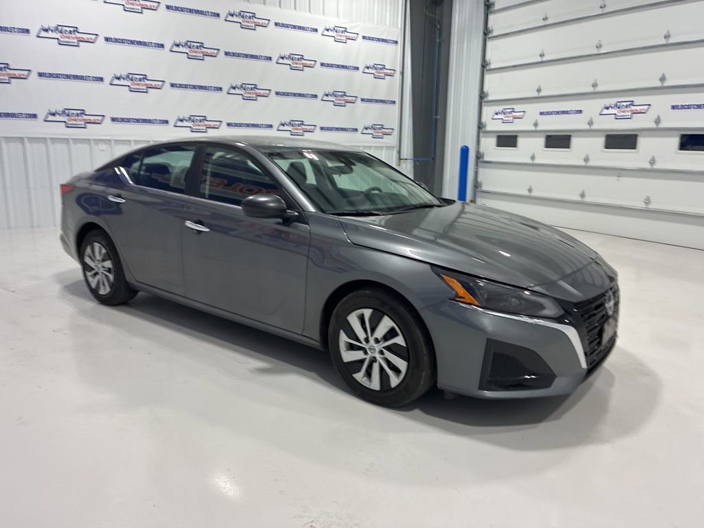 Used 2025 Nissan Altima 2.5 S image 6