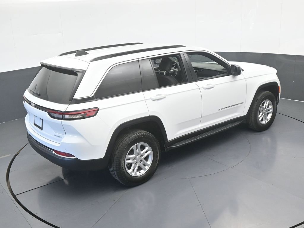 Used 2025 Jeep Grand Cherokee Laredo image 23