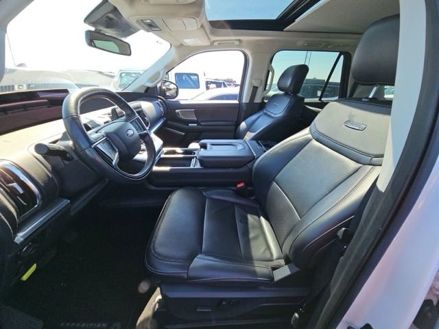 Used 2025 Ford Expedition Max Platinum AWD/4WD image 9