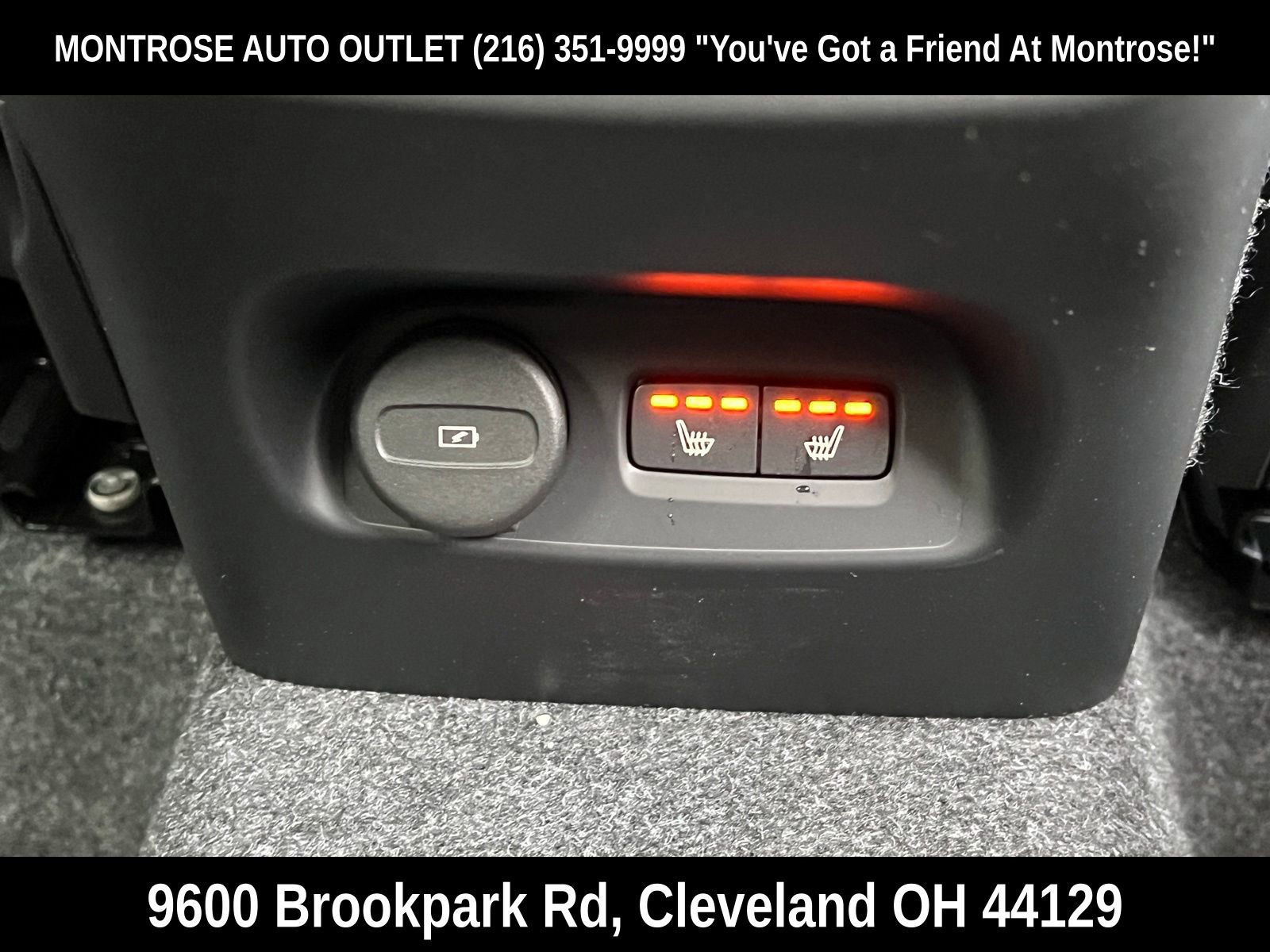 New 2026 Volvo XC40 B5 Plus w/ Protection Package Premier AWD/4WD image 14