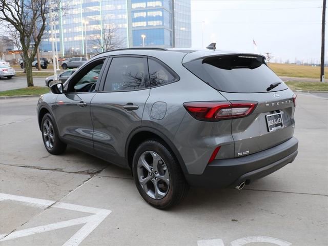 Used 2025 Ford Escape ST-Line w/ Tech Pack #1 image 4