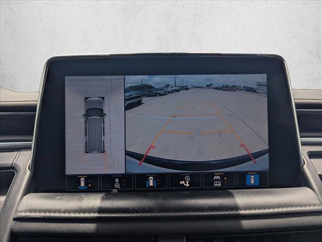 Used 2021 Chevrolet Suburban Z71 w/ Z71 Signature Package AWD/4WD image 13