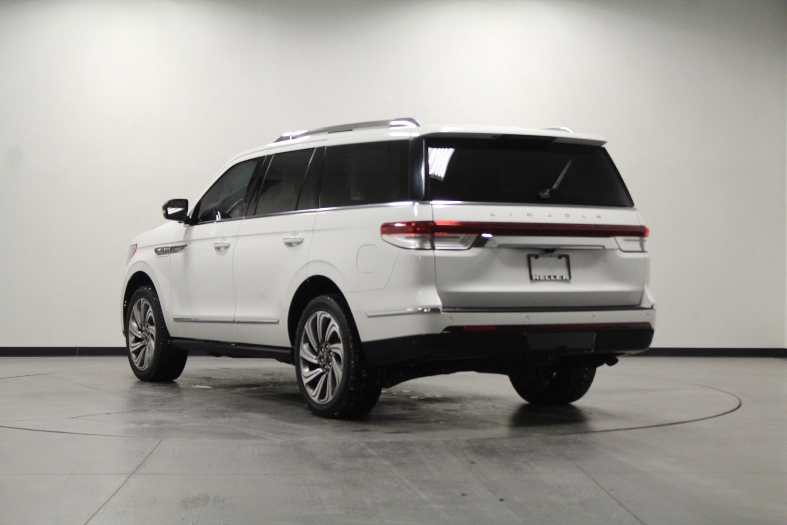 Used 2022 Lincoln Navigator Reserve image 6