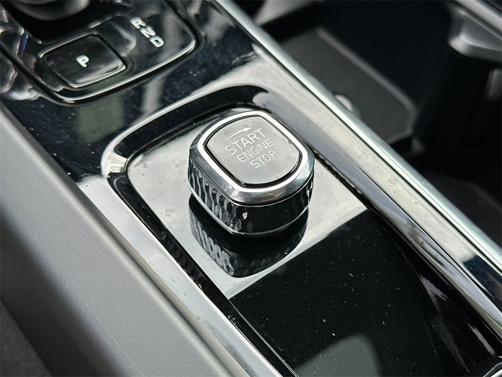 Certified 2023 Volvo XC60 B5 Ultimate image 22