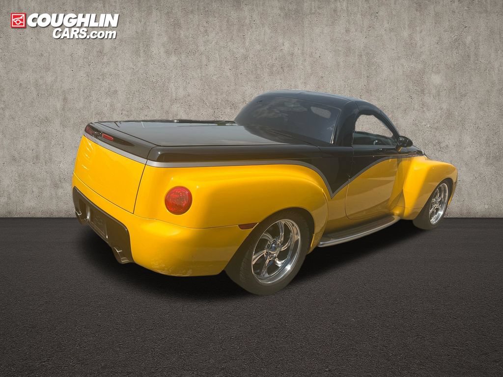 Used 2005 Chevrolet SSR w/ Preferred Equipment Group RWD image 6