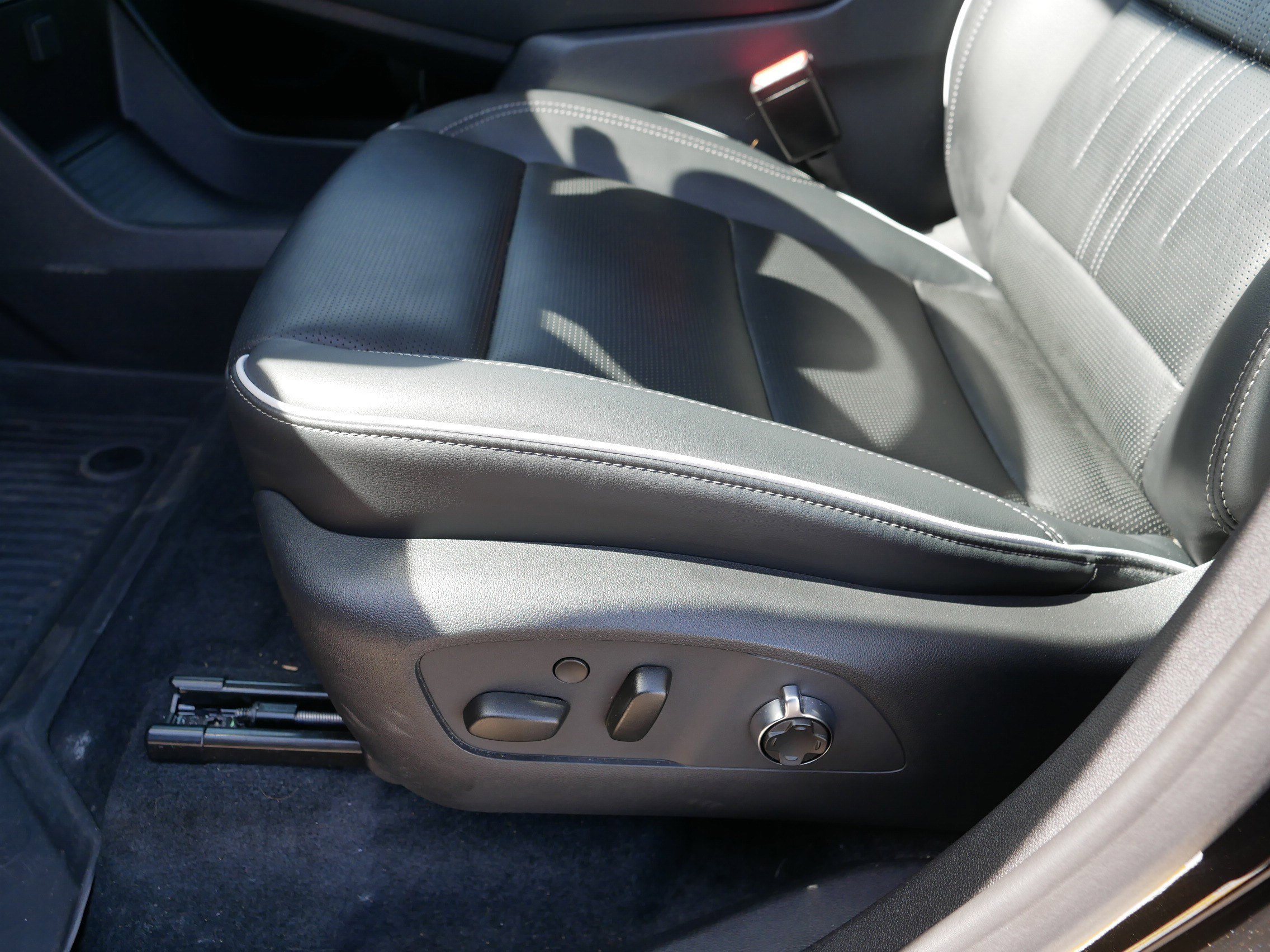 Certified 2025 Buick Enclave Avenir w/ Super Cruise Package image 20