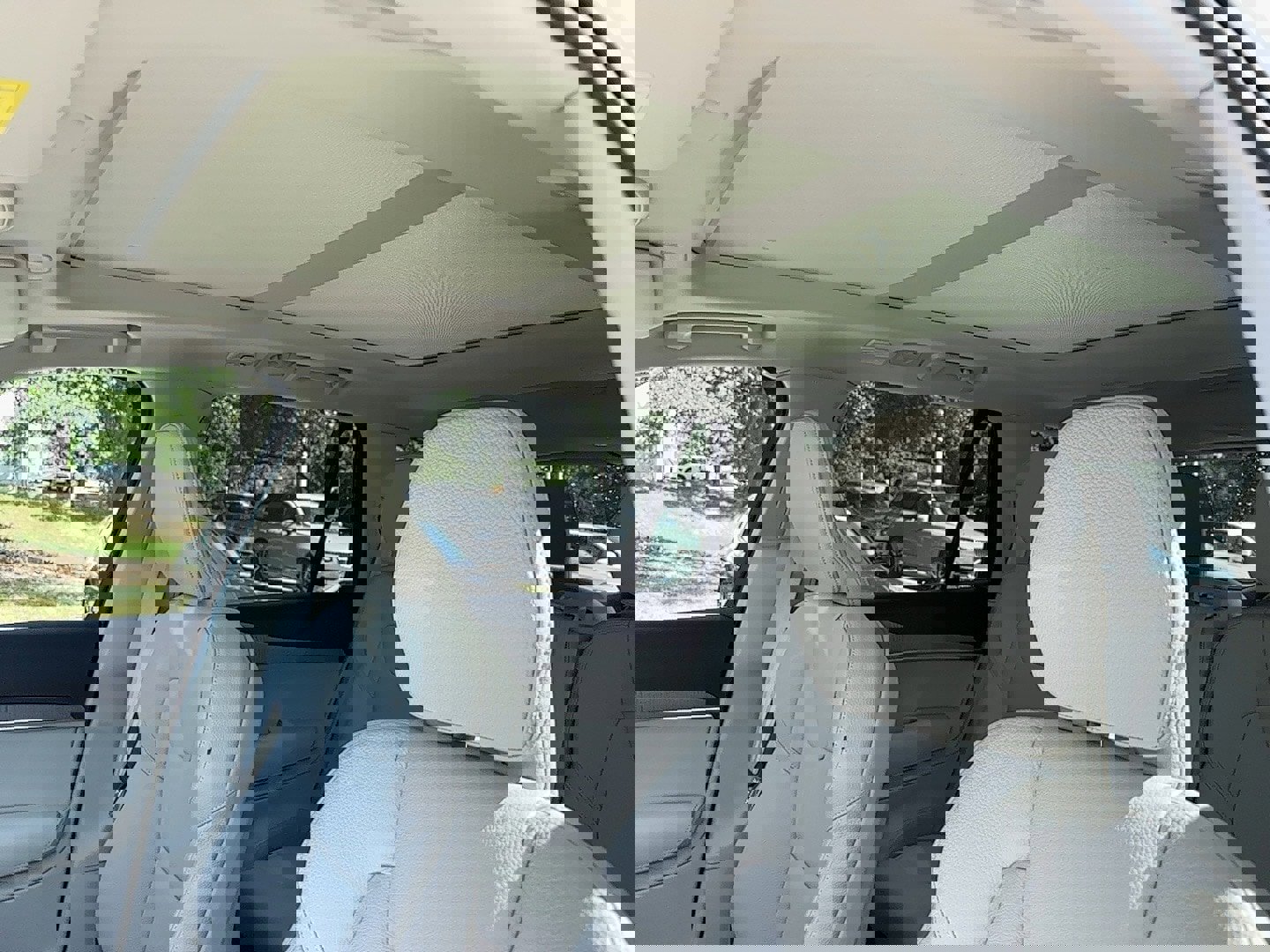 New 2025 Volvo XC90 T8 Plus w/ Protection Package Premier image 14