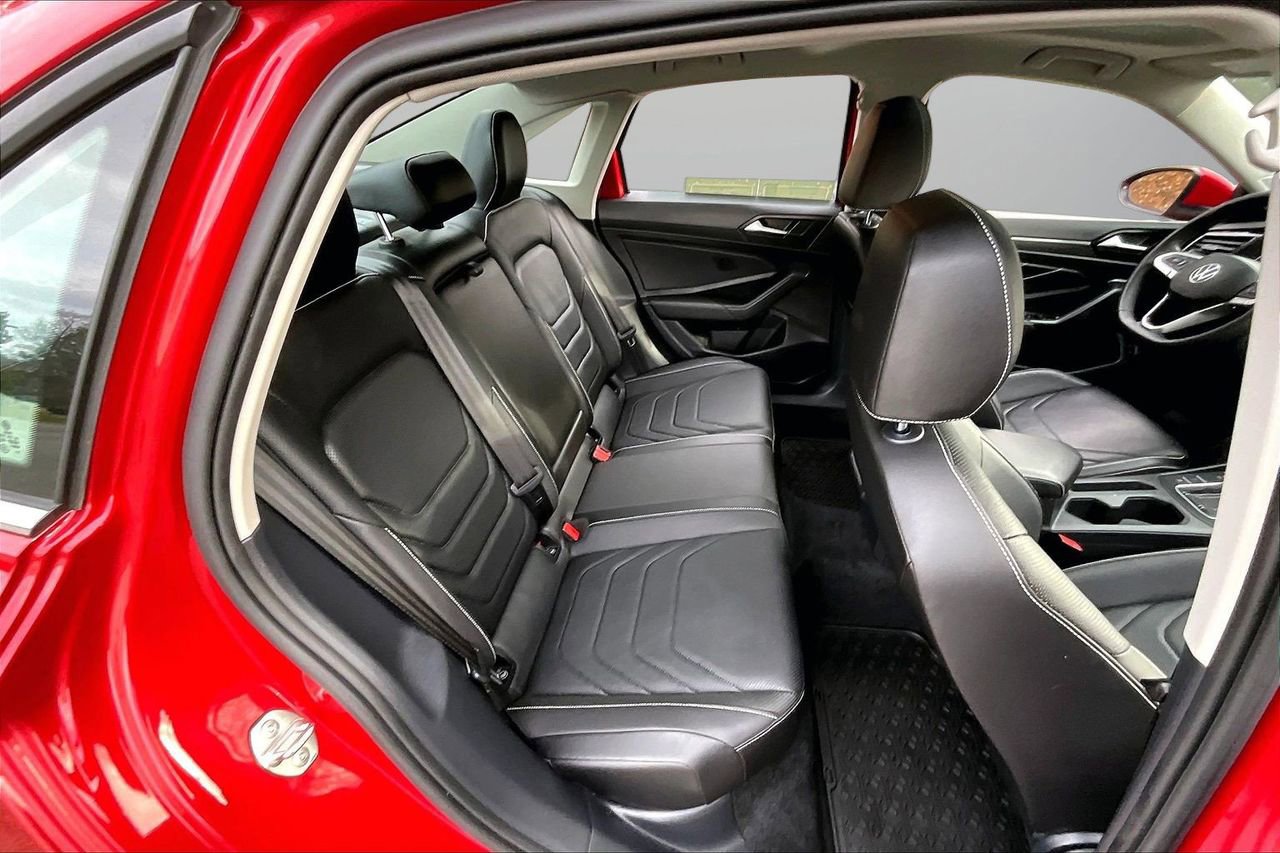 Used 2022 Volkswagen Jetta SEL image 25
