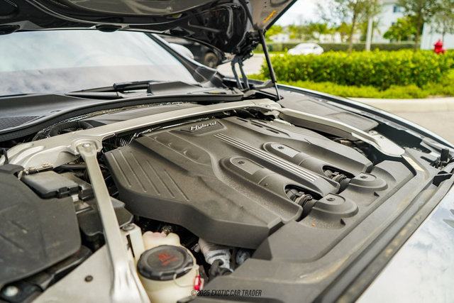Used 2022 Bentley Flying Spur Plug-In Hybrid image 18