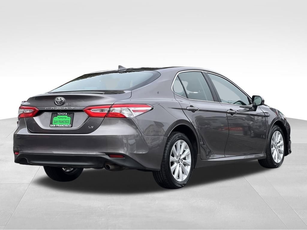 Used 2020 Toyota Camry LE image 5