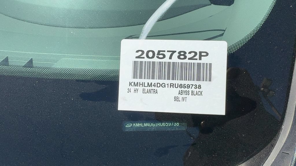 Used 2024 Hyundai Elantra SEL FWD image 19