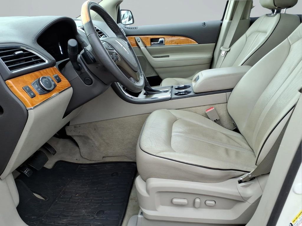 Used 2013 Lincoln MKX AWD image 24