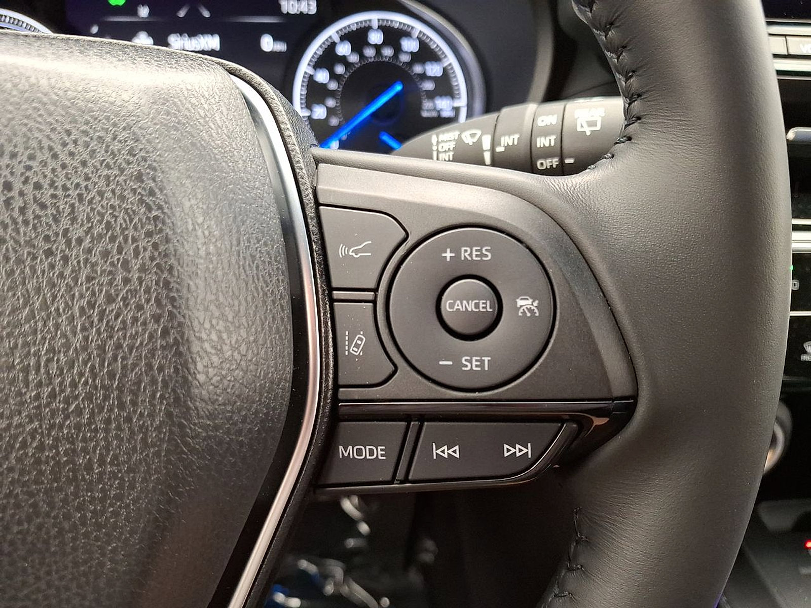 Certified 2024 Toyota Venza Nightshade image 18