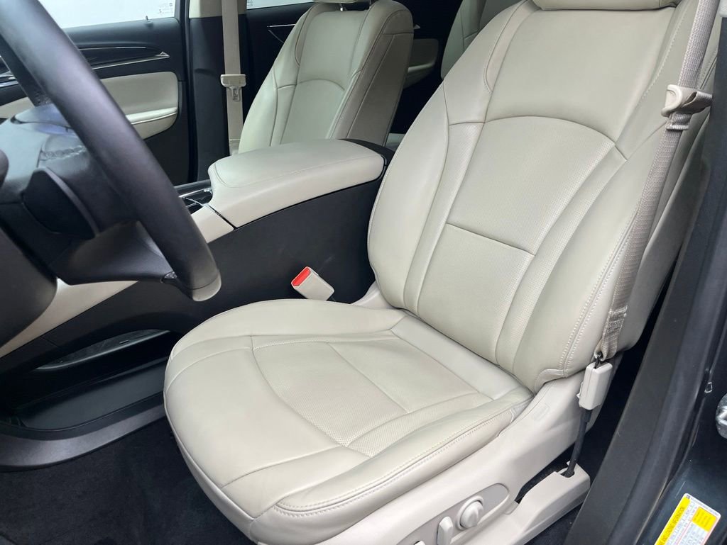 Used 2019 Buick Enclave Essence FWD image 11