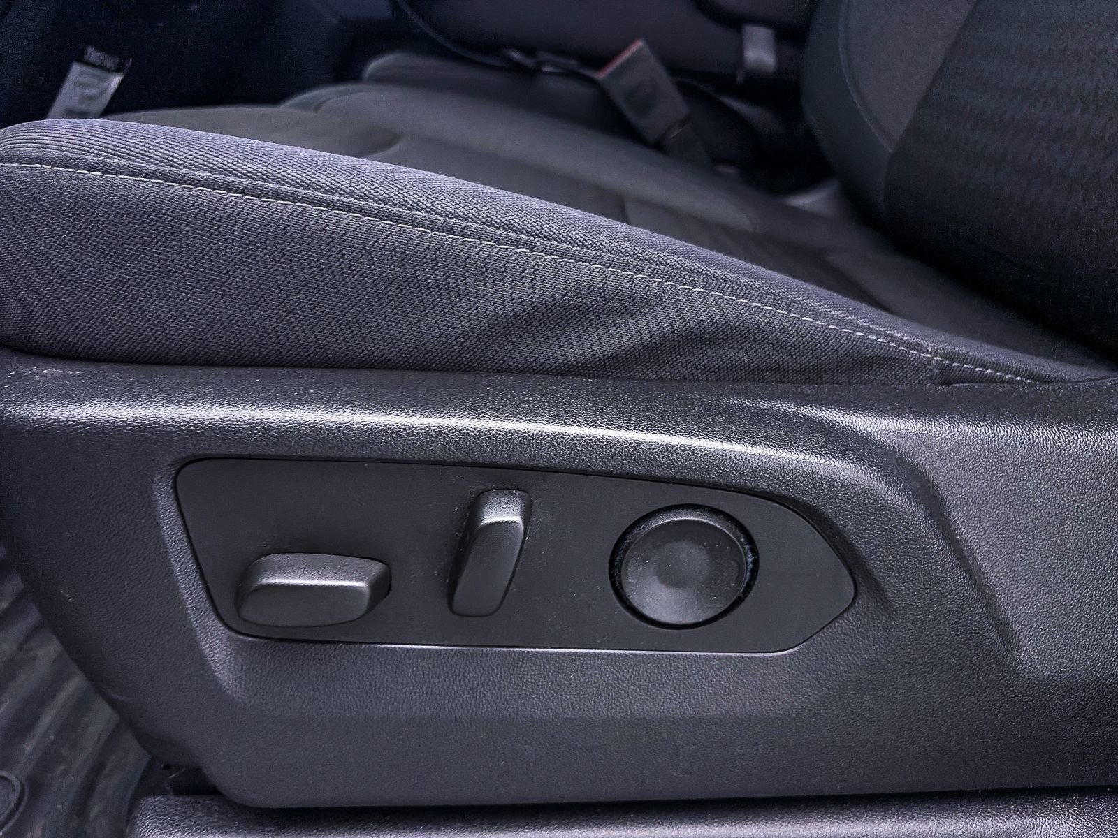 Used 2025 Chevrolet Silverado 1500 Custom w/ LPO, Dark Essentials Package image 18