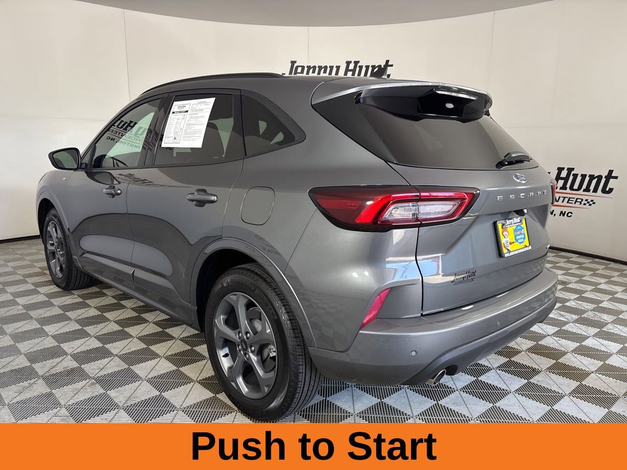 Used 2024 Ford Escape ST-Line w/ Tech Pack #1 AWD/4WD image 7